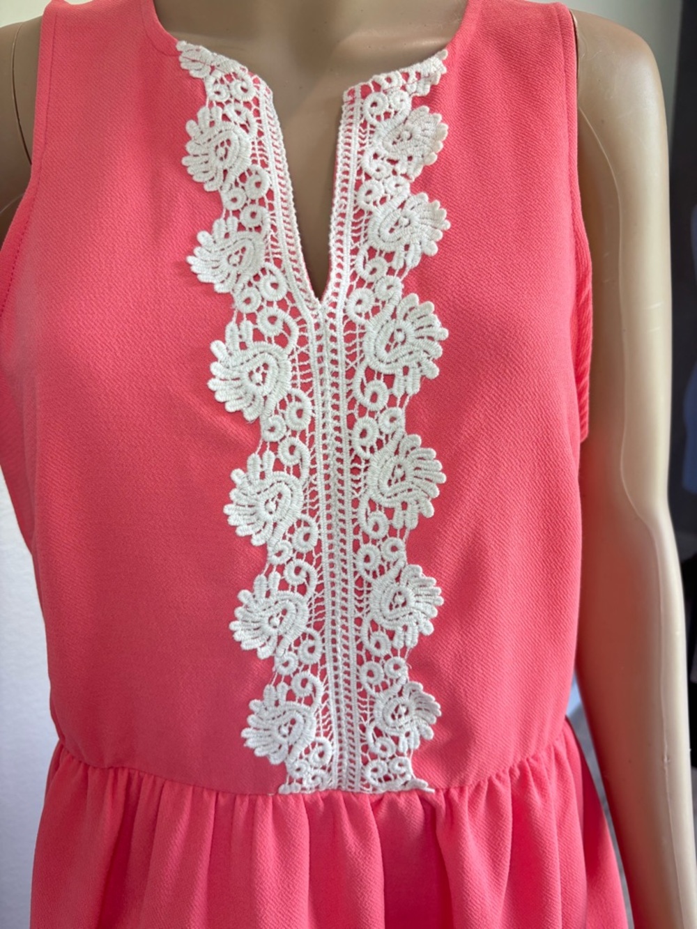 Francesca’s Miami Coral Sleeveless Dress with Ivory Crochet Trim Back zipper NWT - Picture 9 of 16